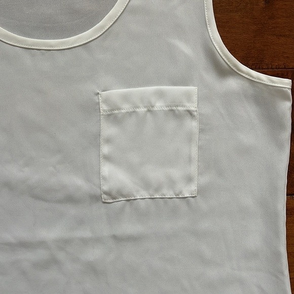 Soprano Ivory Sleeveless front small pocket Size M Top - Picture 4 of 7